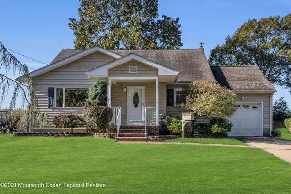 39 Latham Circle, Parlin, NJ 08859