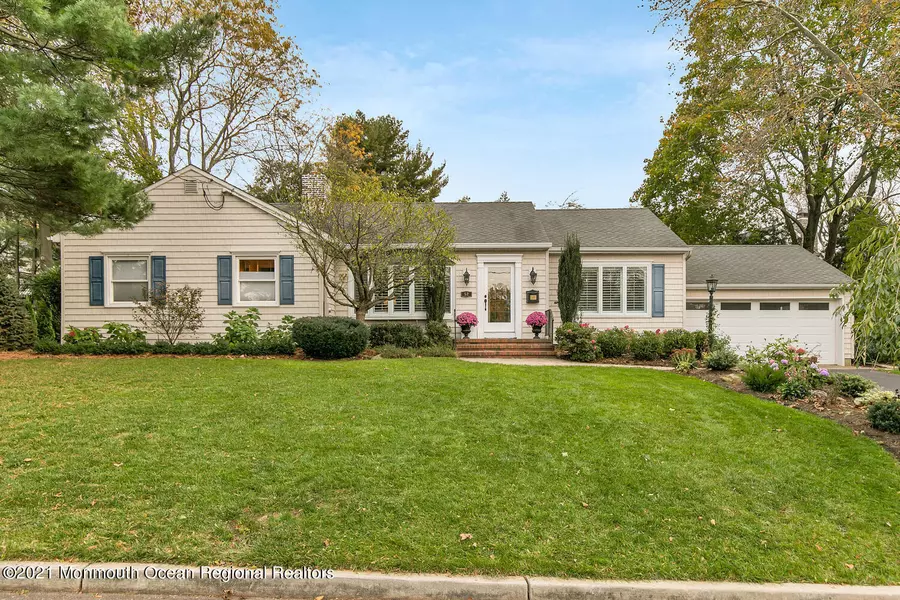 52 Hillcrest Road, Fair Haven, NJ 07704