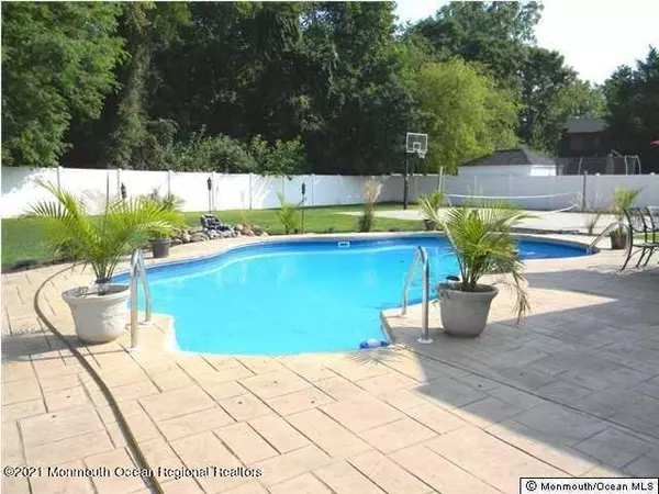 Brick, NJ 08724,607 Windcrest Court