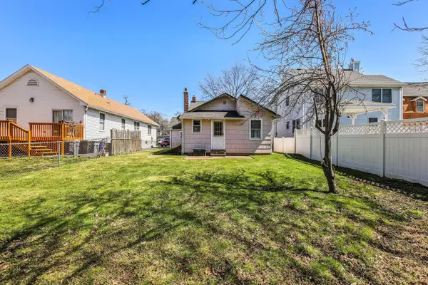 Rumson, NJ 07760,34 Washington Street