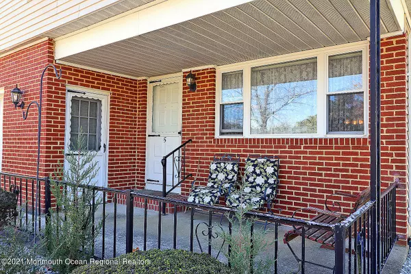 Toms River, NJ 08757,5 Point Blanche Court