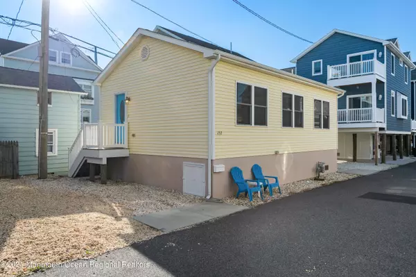 Lavallette, NJ 08735,153 W Bay Way