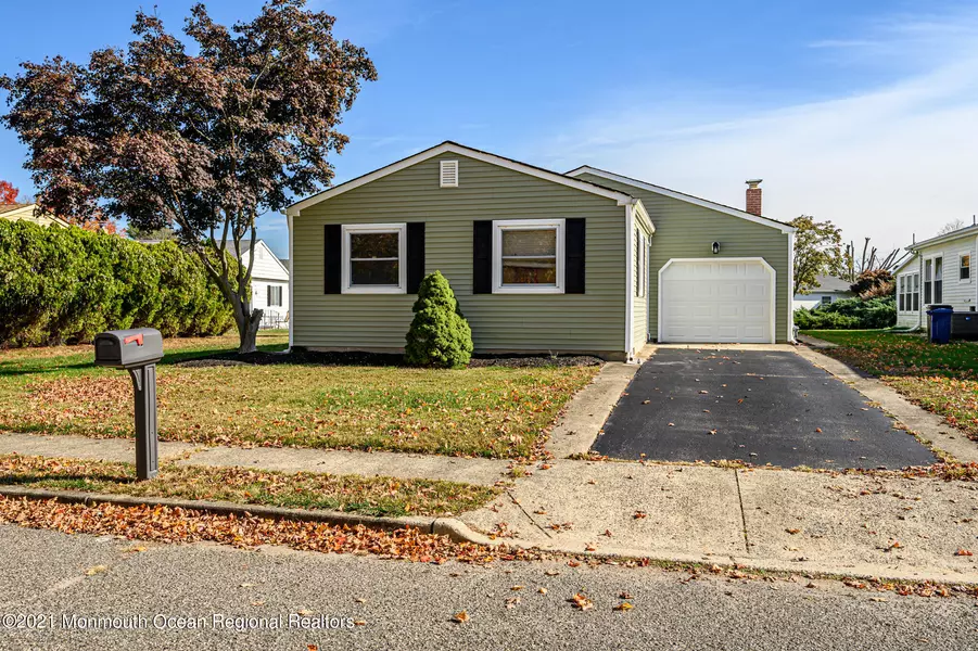 2 Innsbruck Drive, Toms River, NJ 08757