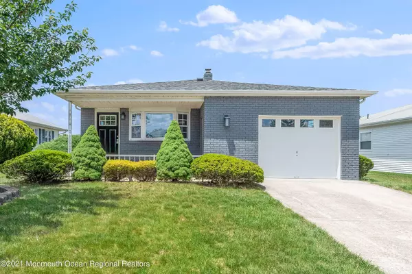 47 Harrington Drive S, Toms River, NJ 08757