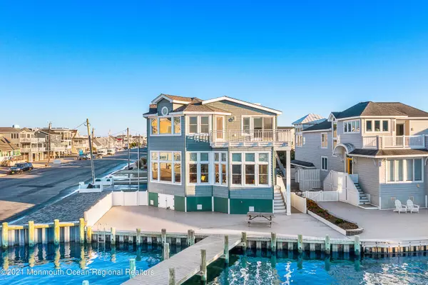 Surf City, NJ 08008,386 N 5th Street