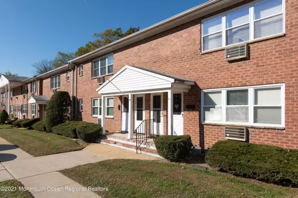 Atlantic Highlands, NJ 07716,5 King James Lane