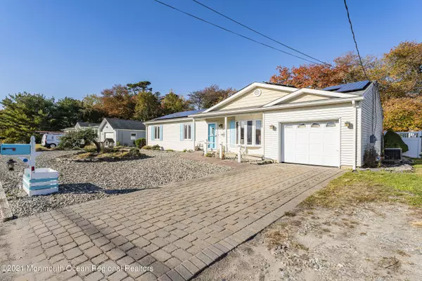 Lanoka Harbor, NJ 08734,428 Laurel Boulevard