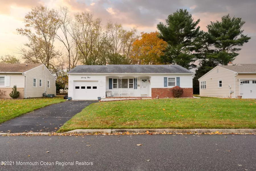 73 Edinburgh Drive, Toms River, NJ 08757