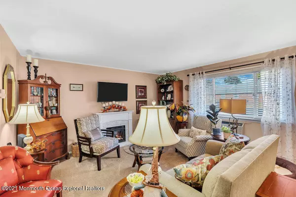 Whiting, NJ 08759,32 Crestwood Court