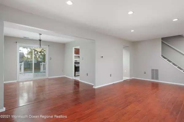 Lanoka Harbor, NJ 08734,823 Hazelton Avenue