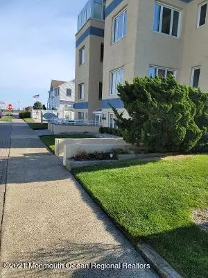 Avon-by-the-sea, NJ 07717,15 Garfield Avenue #301