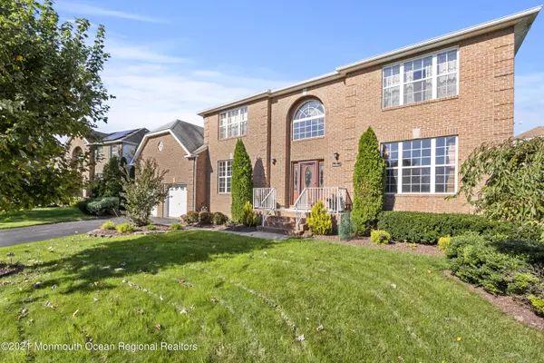 20 Goshawk Court, Morganville, NJ 07751