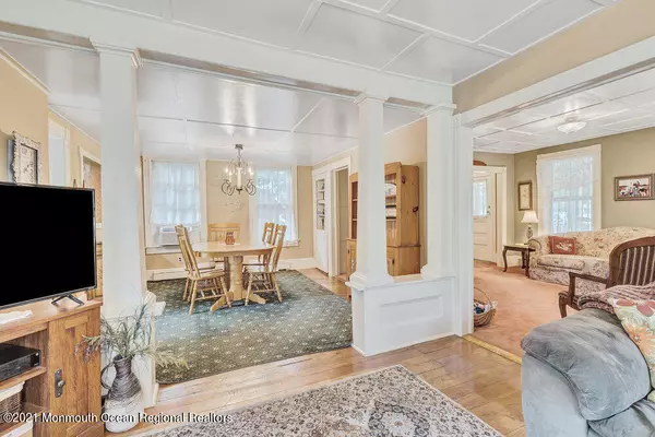 Belford, NJ 07718,300 East Road