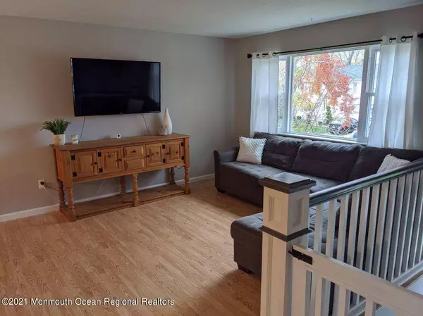 Toms River, NJ 08753,790 Pine Shore Road
