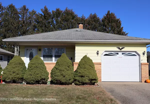 76 Barbuda Street, Toms River, NJ 08757