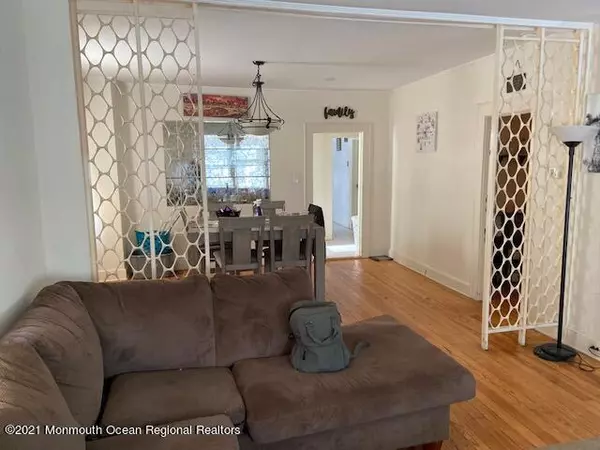 Keyport, NJ 07735,242 Main Street