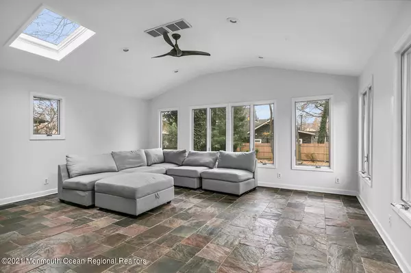 Fair Haven, NJ 07704,490 River Road