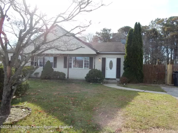 2070 Lamplighter Drive, Toms River, NJ 08753