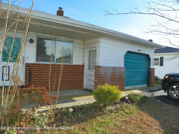 5 Abaco Street, Toms River, NJ 08757