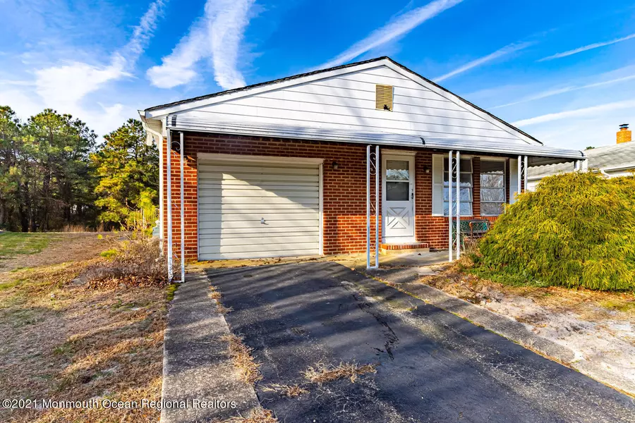 22 Orlando Boulevard, Toms River, NJ 08757
