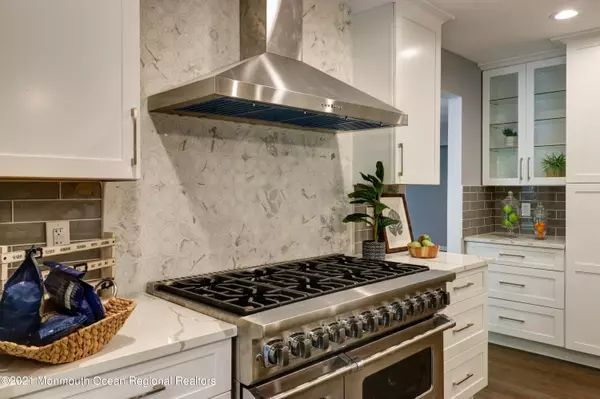 Rumson, NJ 07760,67 Bellevue Avenue