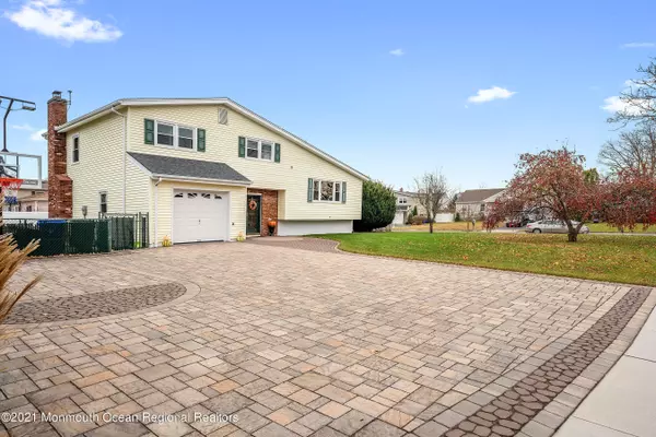 Toms River, NJ 08753,306 Lynwood Place