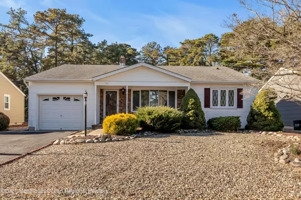 31 Zeeland Drive, Toms River, NJ 08757