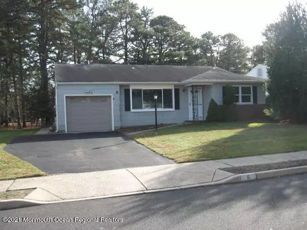 6 Beaverbrook Drive, Toms River, NJ 08757