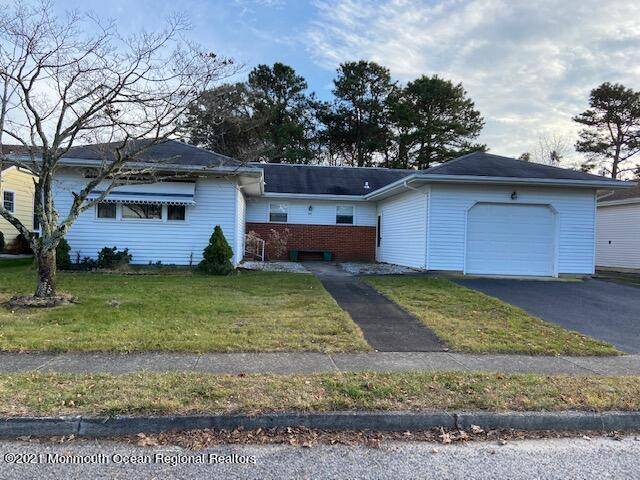 44 Buena Visa Drive, Toms River, NJ 08757