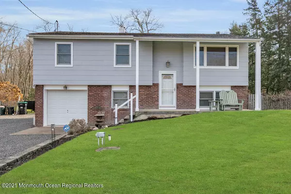 Howell, NJ 07731,1256 Maxim Southard Road