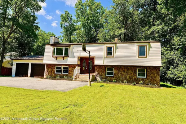 Medford, NJ 08055,4 Kansas Court