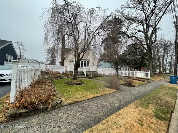 Keyport, NJ 07735,73 Ocean Boulevard