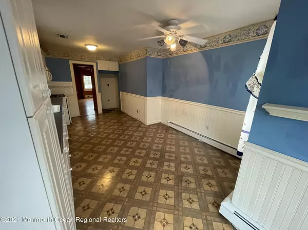 Keyport, NJ 07735,73 Ocean Boulevard