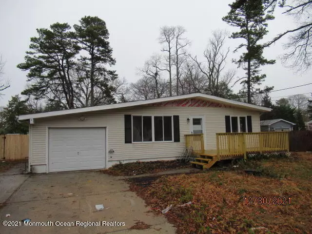 14 Cedar Drive, Lanoka Harbor, NJ 08734