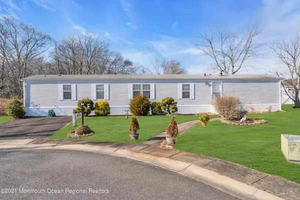 916 Peaceful Way, Toms River, NJ 08755