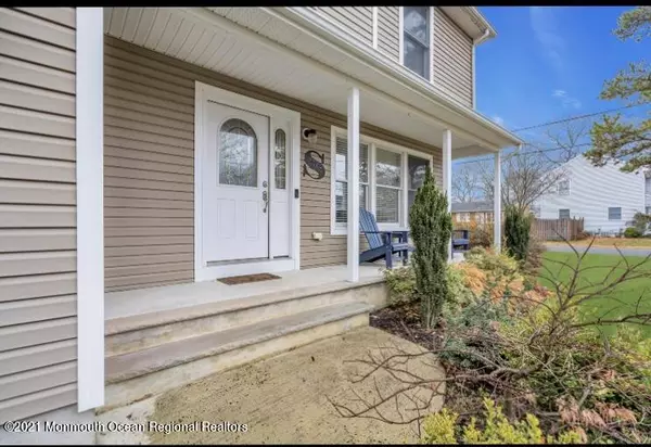 Lanoka Harbor, NJ 08734,301 Walnut Drive