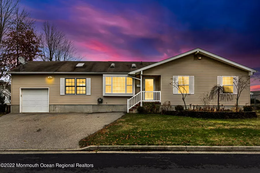 22 Avenue B, Atlantic Highlands, NJ 07716