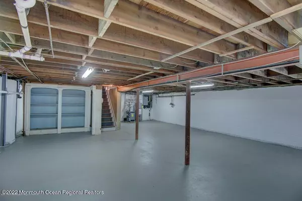 Holmdel, NJ 07733,22 Telegraph Hill Road