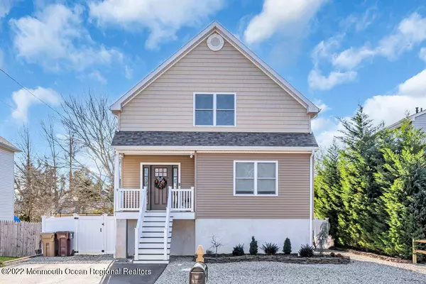 184 Brennan Concourse, Bayville, NJ 08721