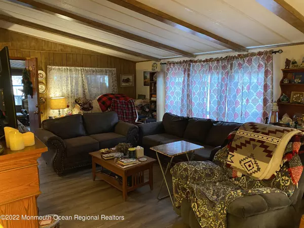 Barnegat, NJ 08005,73 Brighton Road