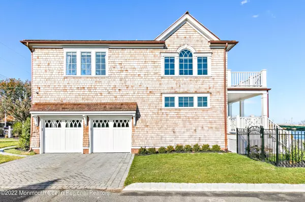 Rumson, NJ 07760,12 Packer Avenue