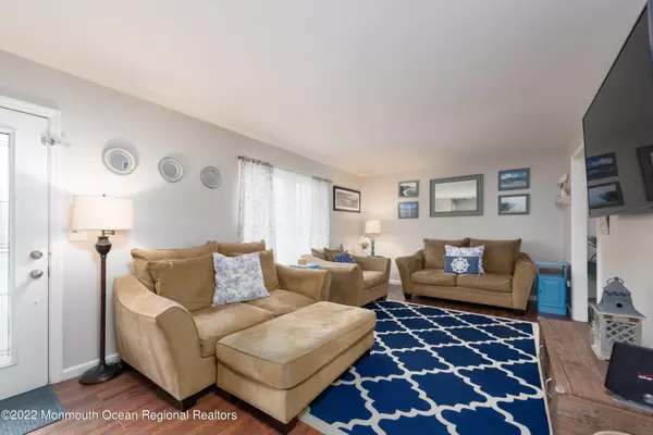 Freehold, NJ 07728,48 Irwin Avenue