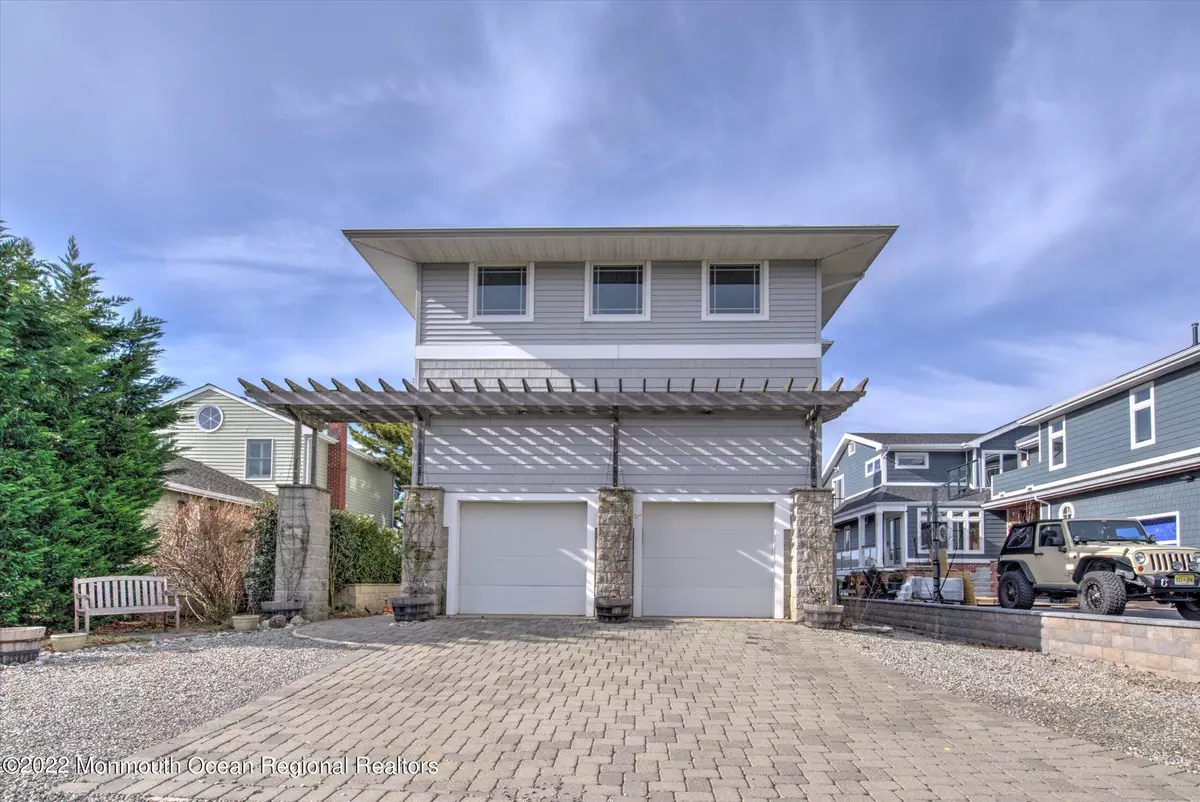 Rumson, NJ 07760,1012 Warren Street