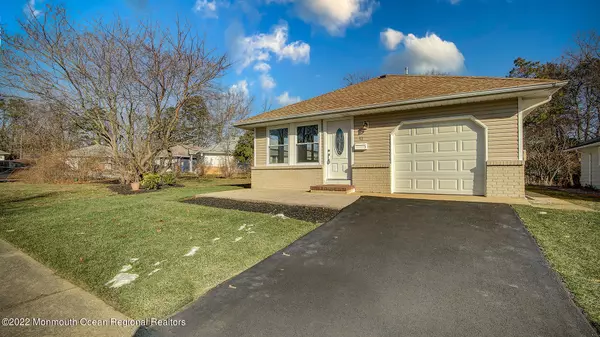 32 Mount Rushmore Drive, Toms River, NJ 08753