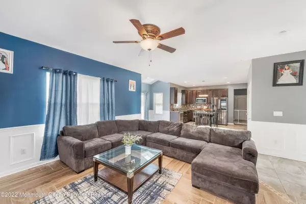 Bayville, NJ 08721,4 Bridle Path