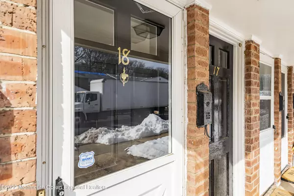 Atlantic Highlands, NJ 07716,18 King James Lane