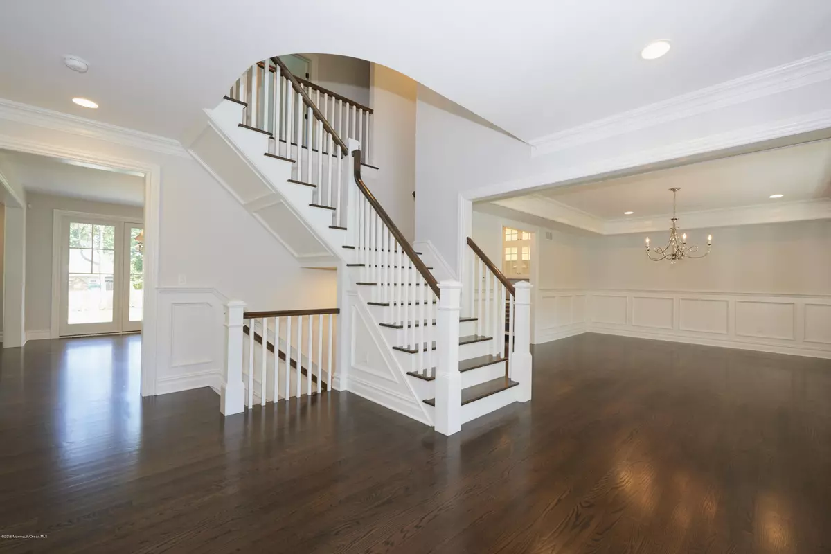 Holmdel, NJ 07733,5 Newport Circle