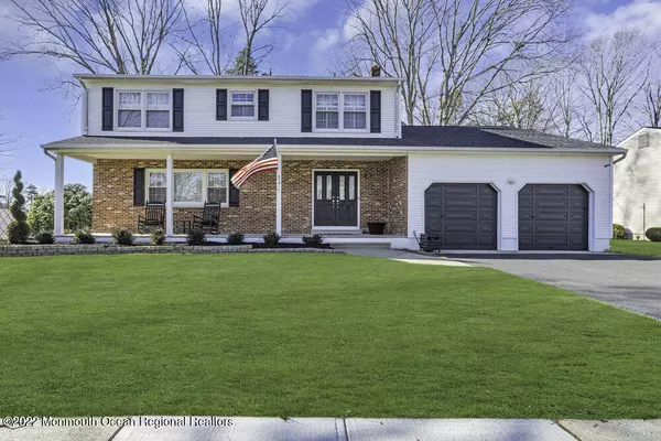 18 Holmes Avenue, Monroe, NJ 08831