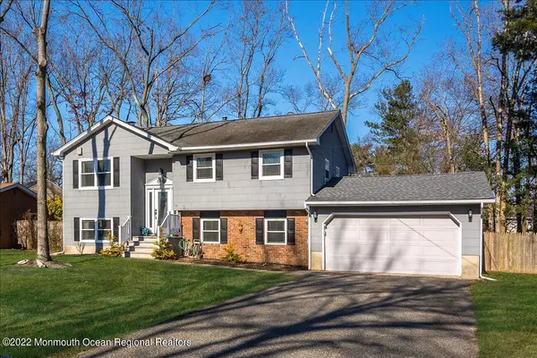 14 Jordan Drive, Toms River, NJ 08755