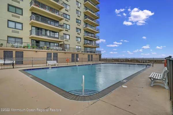 Monmouth Beach, NJ 07750,45 Ocean Avenue #6B